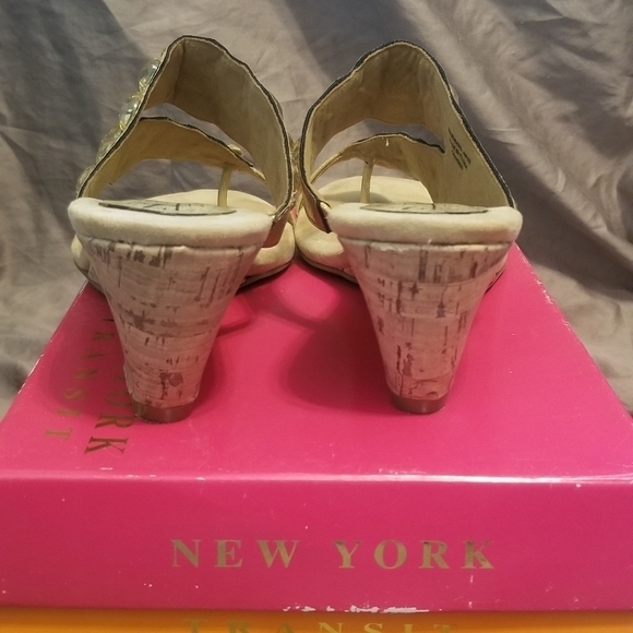 New York Transit Tan and Gold Toe Loop Wedge Sandals with Rhinestones. Size 10. - Picture 5 of 6